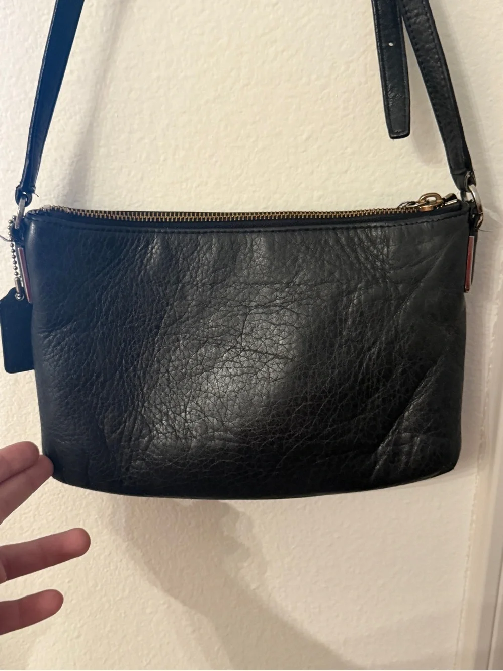 Coach Black Pebbled Leather Swingpack Crossbody Bag Y2K Minimalist